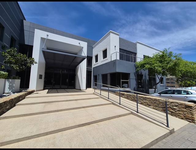 250M² OFFICE TO LET IN VORNA VALLEY